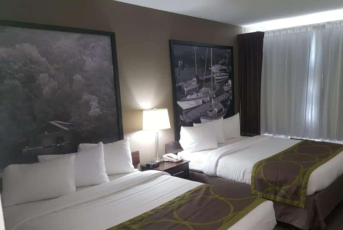 Super 8 By Wyndham Sarnia On Otel Dış mekan fotoğraf