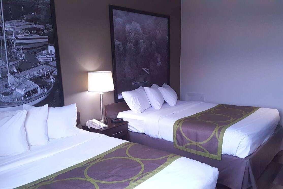 Super 8 By Wyndham Sarnia On Otel Dış mekan fotoğraf