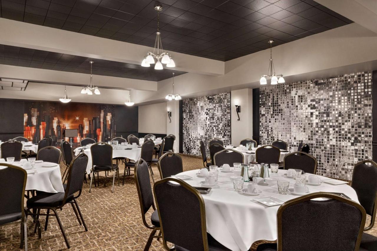Super 8 By Wyndham Sarnia On Otel Dış mekan fotoğraf